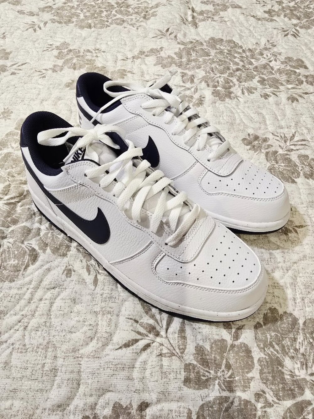 Men's Nike Big Nike Low sneakers size 11